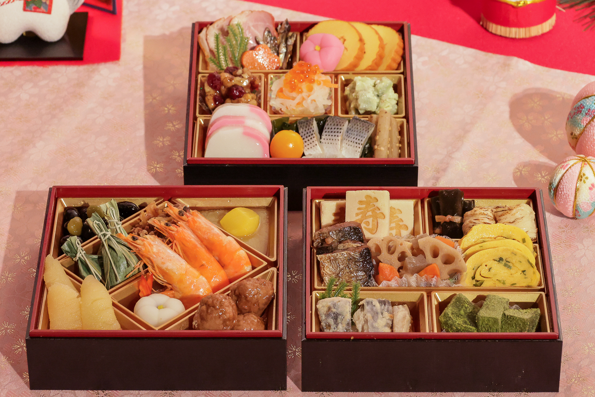 02. 和風三段重「慶」（3～4人前・1万800円・8月1日～）