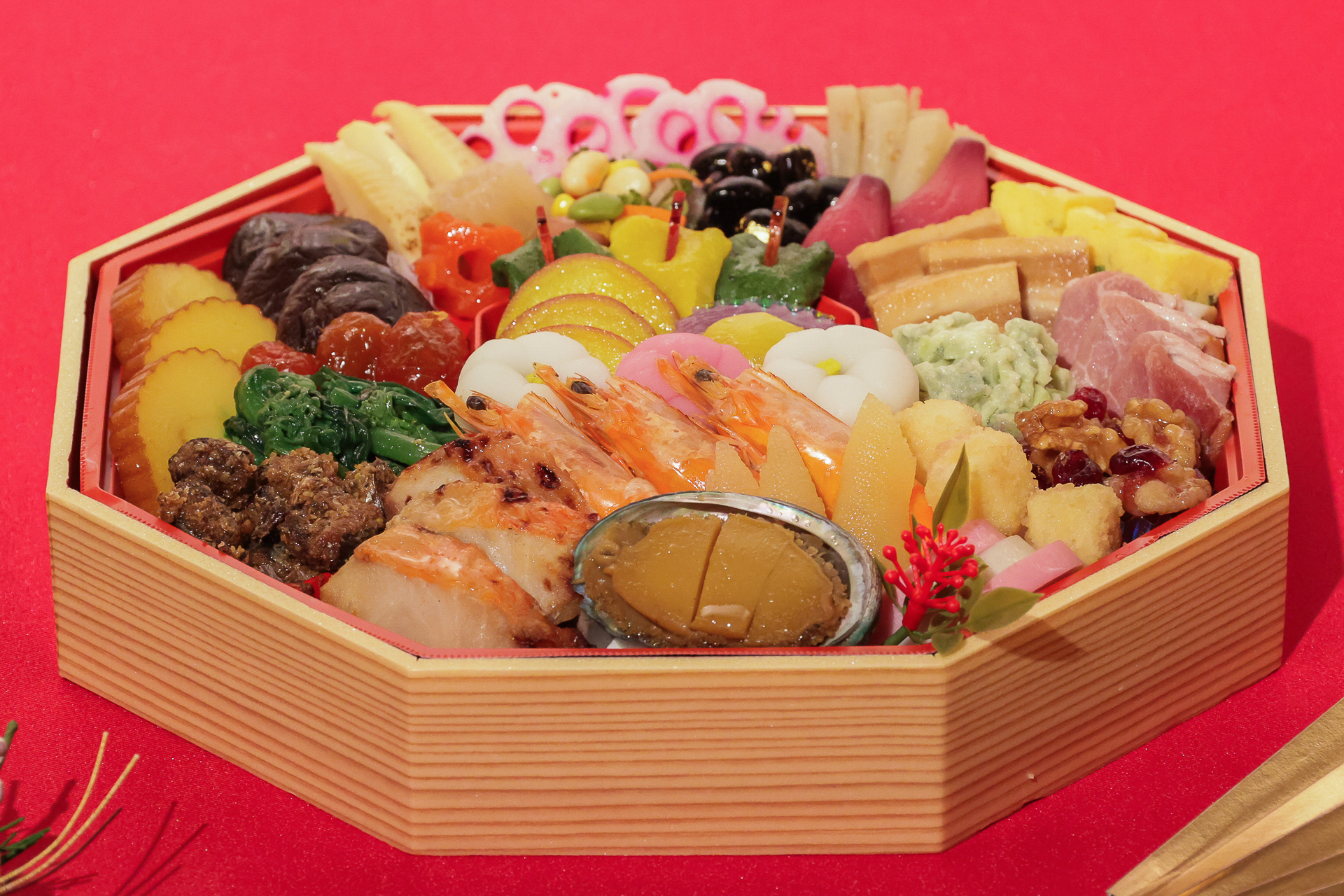 15. 和洋一段重「五大栄養素がバランスよく摂れるおせち」（2～3人前・1万4904円・9月1日～）