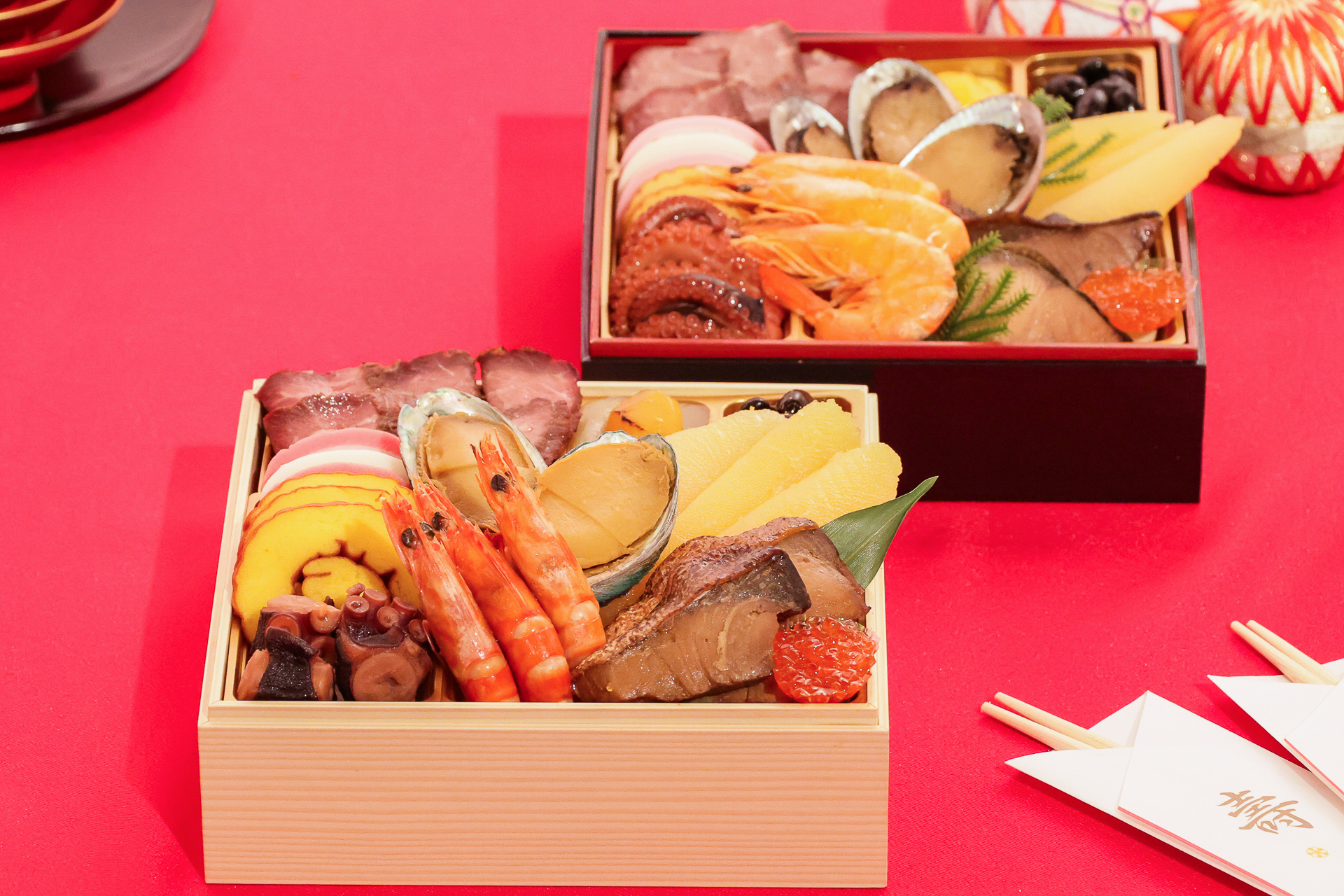 20. 食べくらべるおせち二段重「較 金と銀の重」（2～3人前・1万8144円・9月1日～）