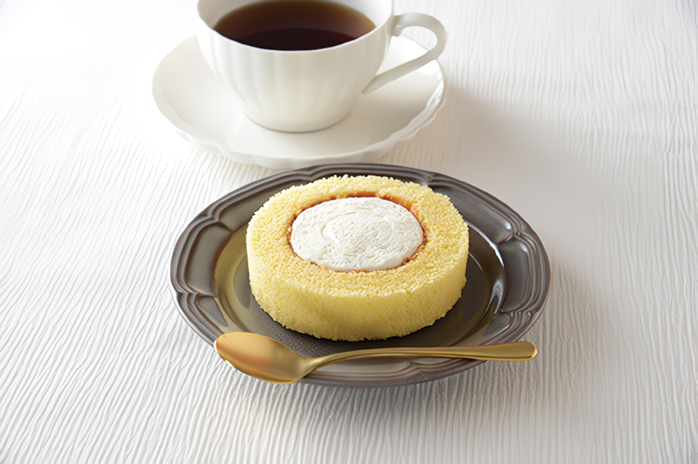 ローソン「Uchi caféプレミアムロールケーキ」