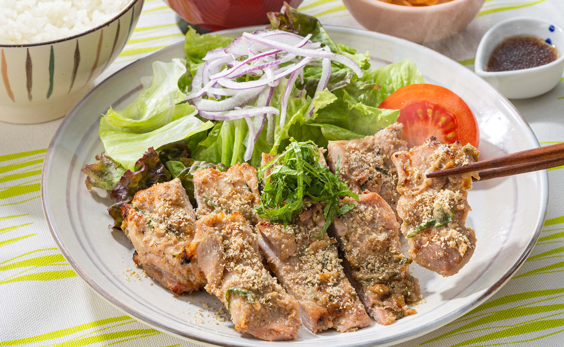 ごま香る 梅しその鶏もも炭火焼き