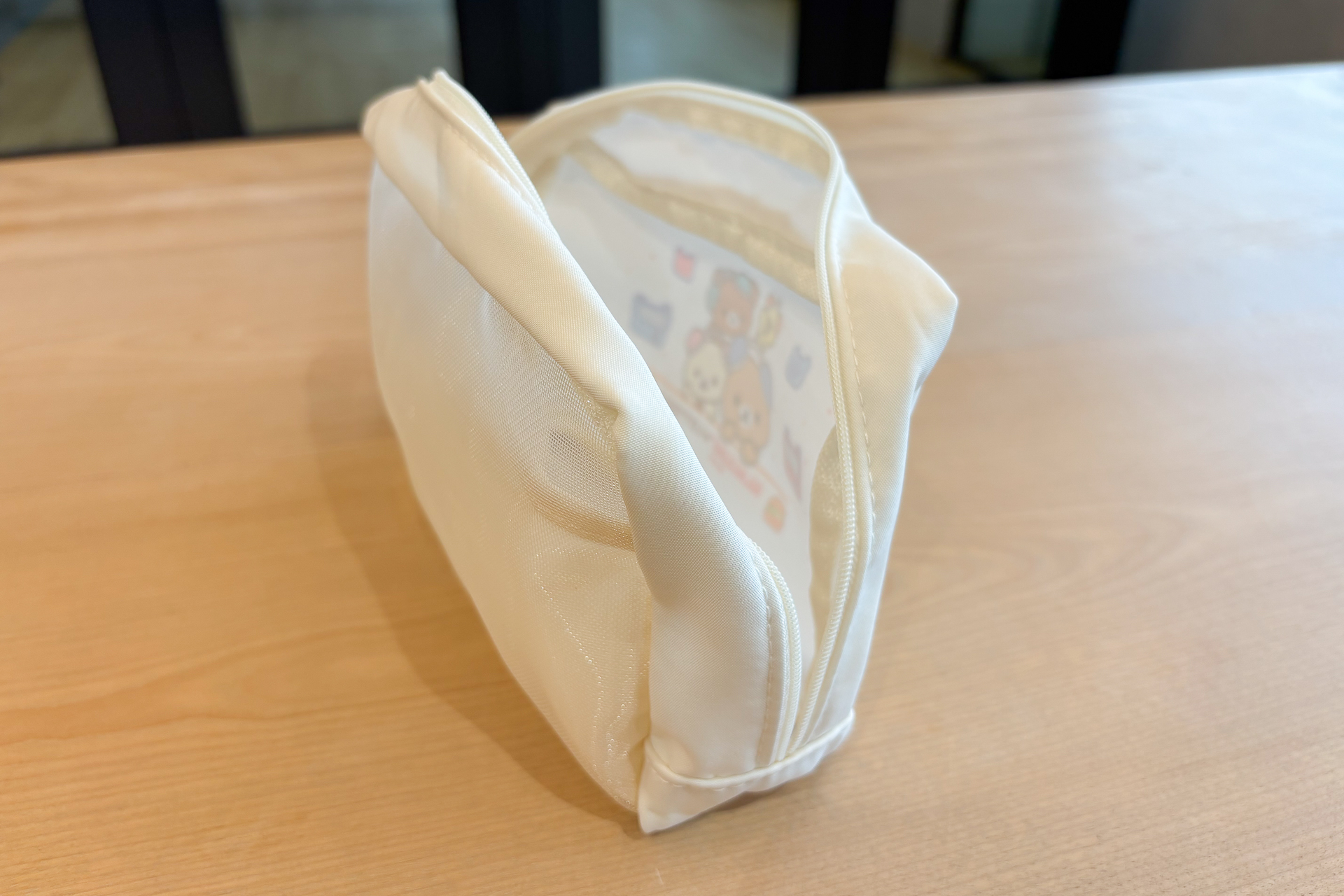 「オリジナルメッシュポーチ」約20×5×12cm（幅×奥行き×高さ）