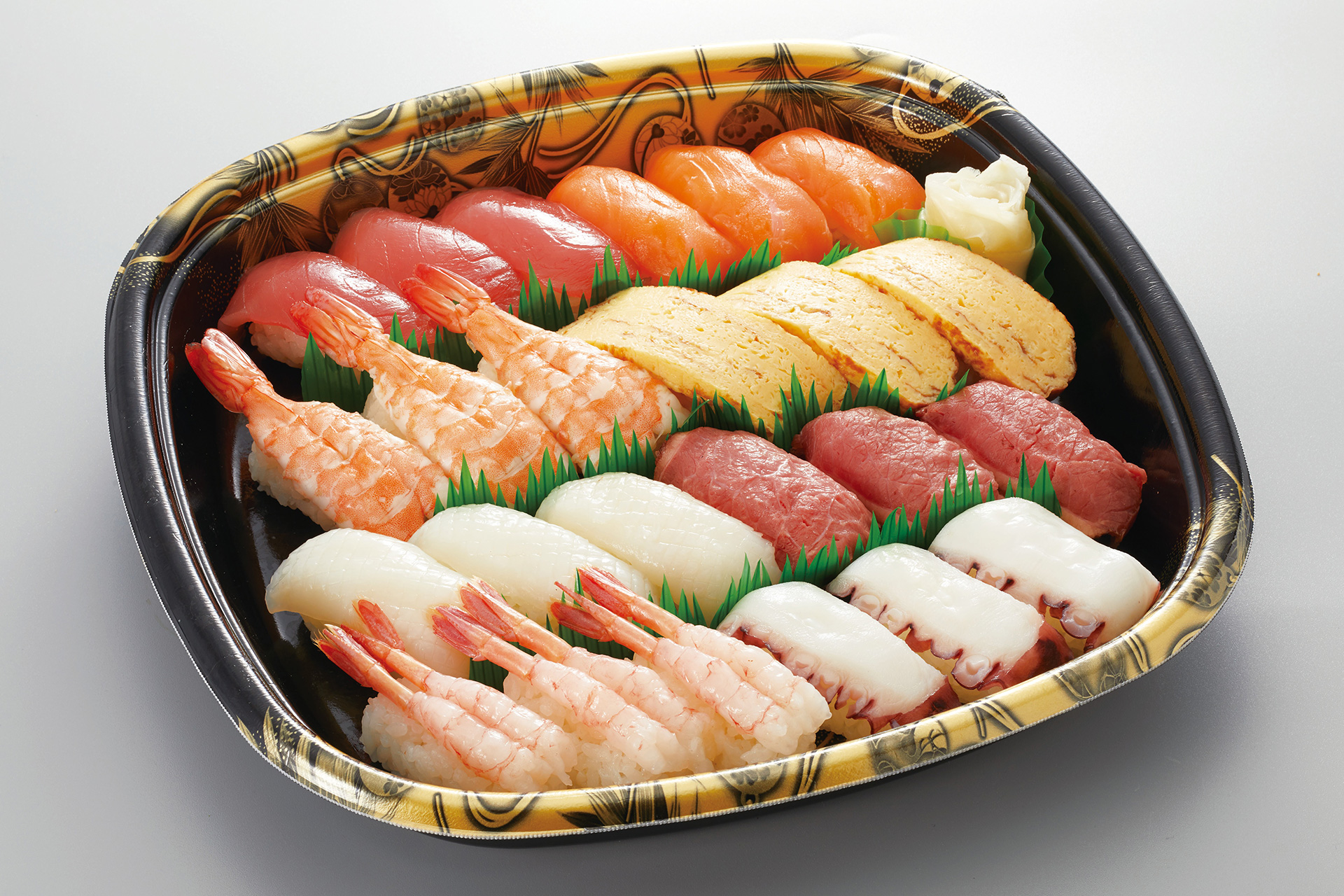 寿司盛り合わせ＜楓＞ 3人前（1834円）