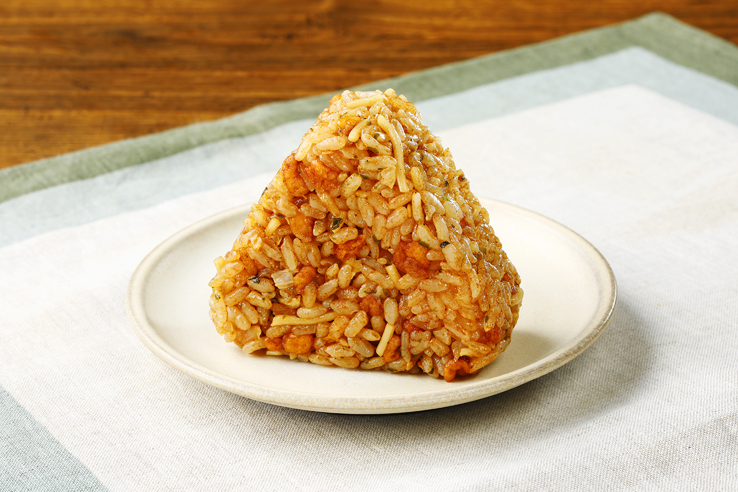 「激辛ペヤングおにぎり」（181円）