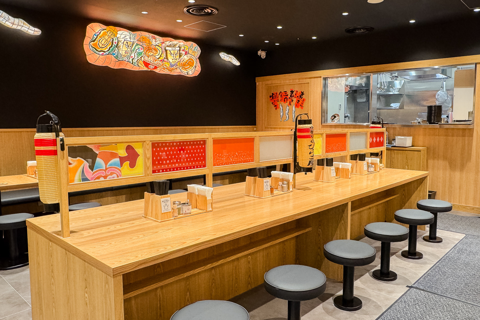 「津軽煮干 ひらこ屋」店舗内観