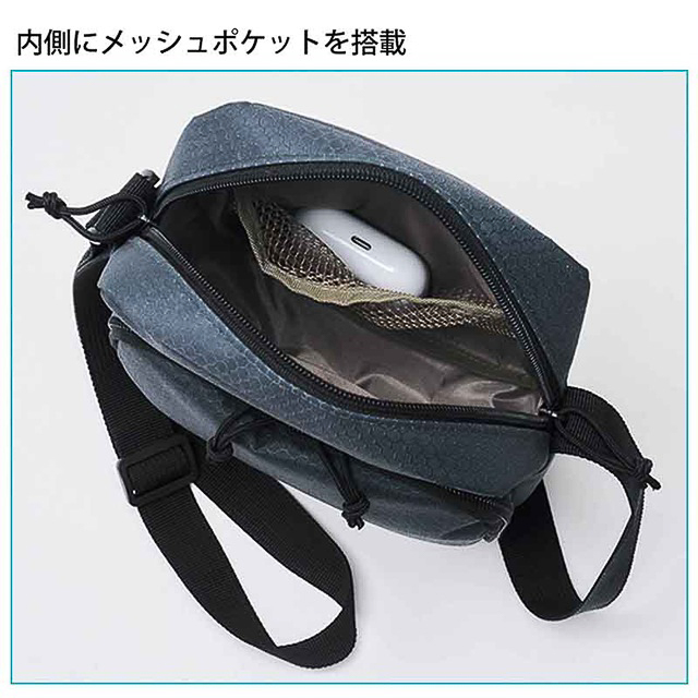 コールマン、じゃばらポケットがガバッと開いて中身が見やすい
