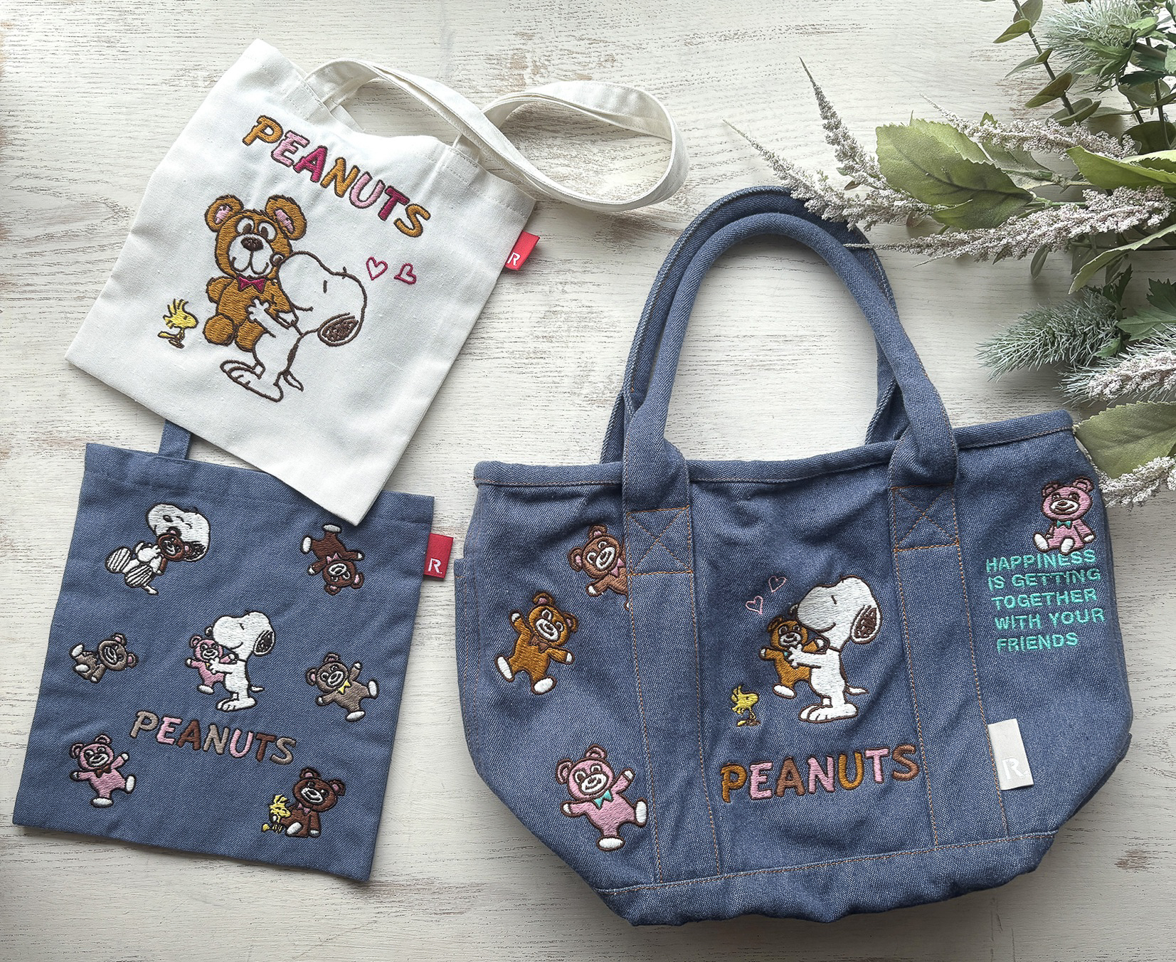 「ベビールー」（各1760円）、「デリ」（5500円）