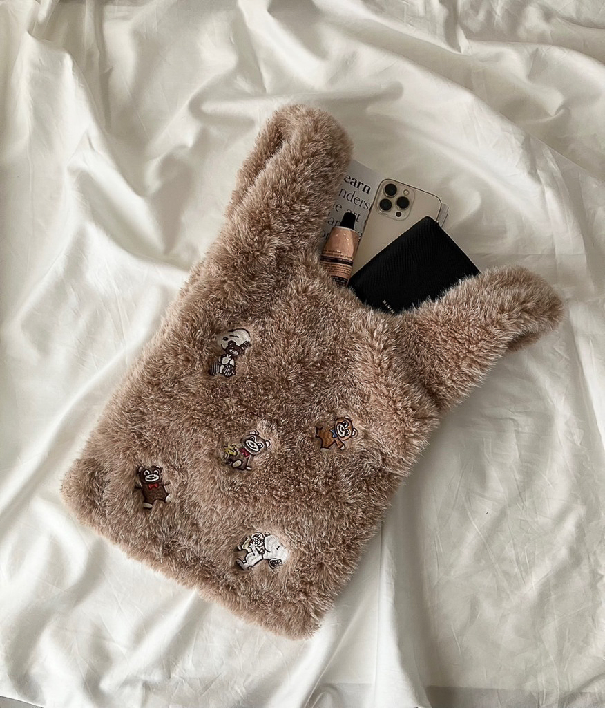 「ファーバッグ」（5390円）