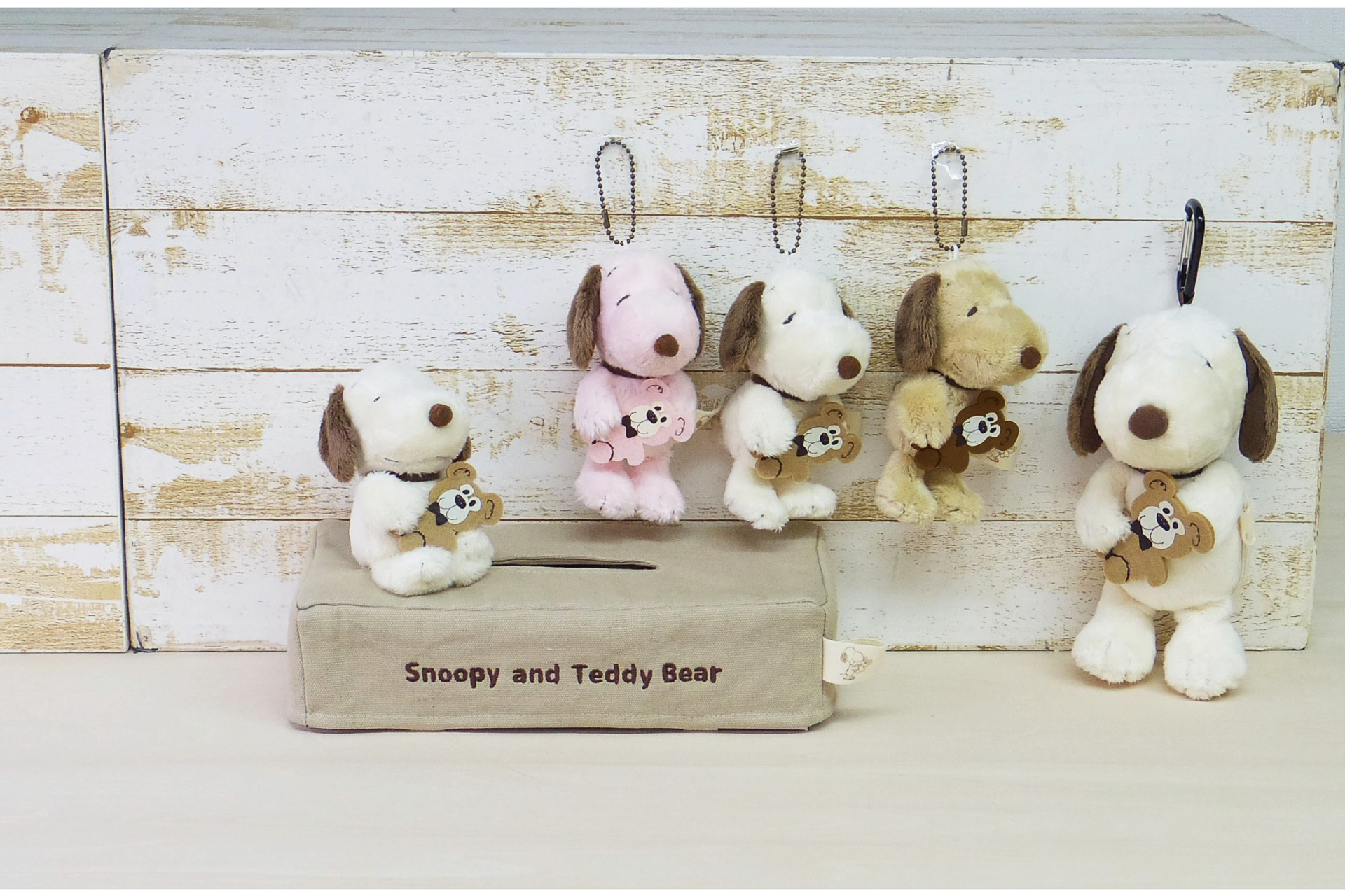 「ティッシュボックスカバー」（3850円）、「ぬいぐるみマスコット」（各2420円）、「ぬいぐるみエコバッグ」（2970円）