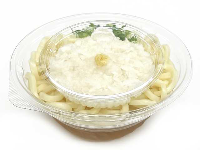 関西の「出汁の旨み広がる冷かけみぞれうどん」