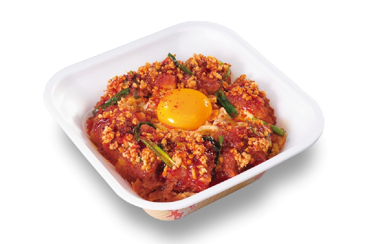 「赤辛カツ丼」（テイクアウト）