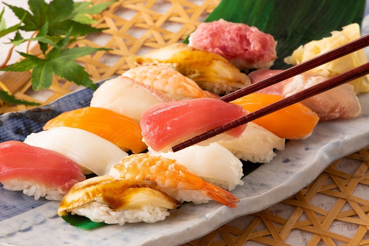 人気のネタを取り揃えた握り寿司