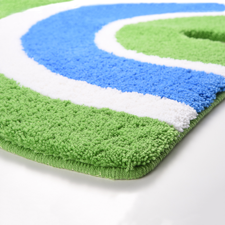 ファミマ×ミヨシラグ「BAUM RUG（バウムラグ）」を抽選販売。職人が手