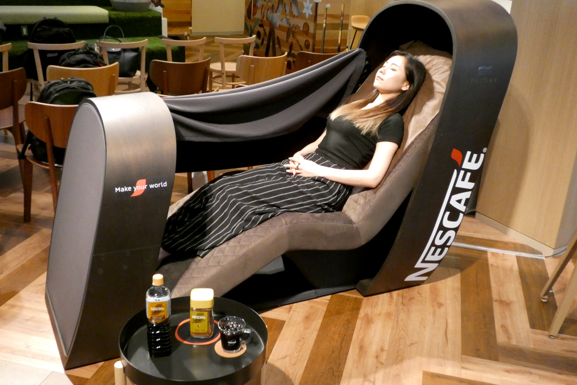 ネスカフェ 原宿に設置された戦略的仮眠ツール「TOTONE」