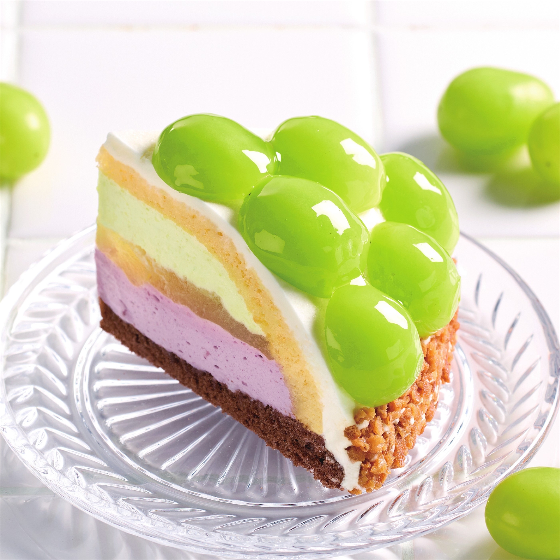 山梨県産シャインマスカットのフルーツボンブケーキ