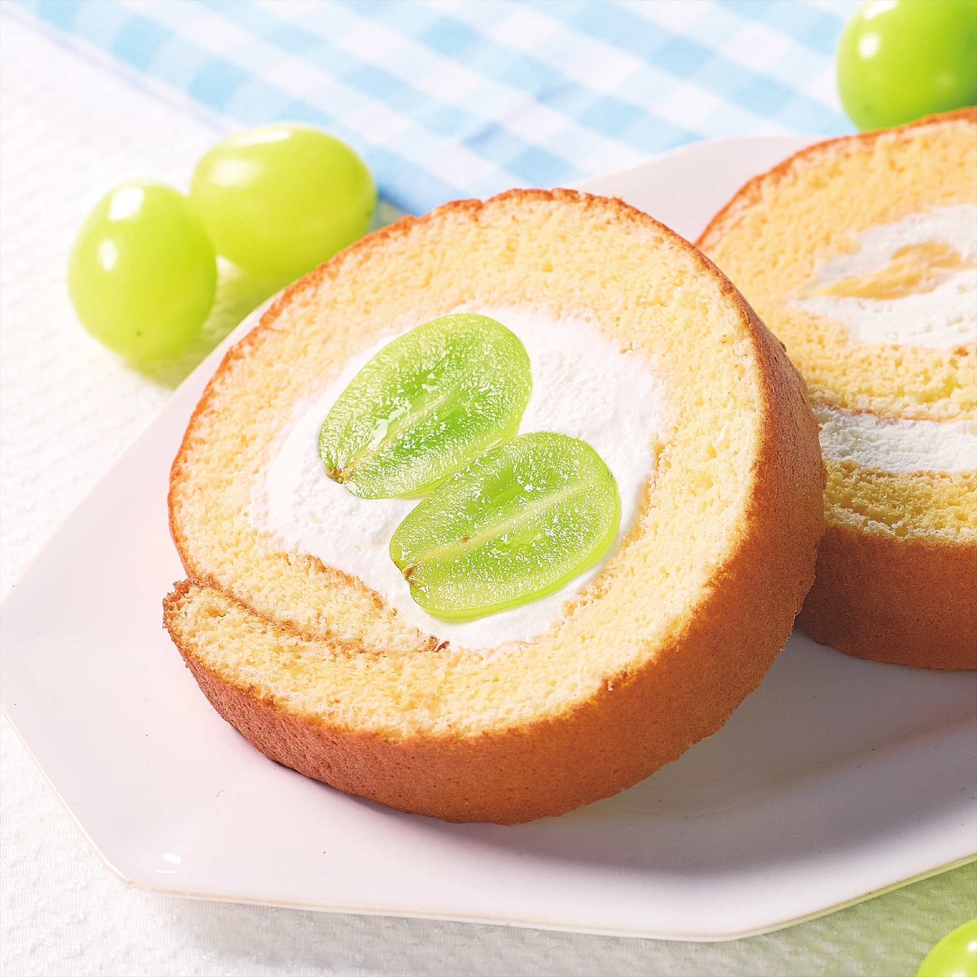 山梨県産シャインマスカットのふんわりロール