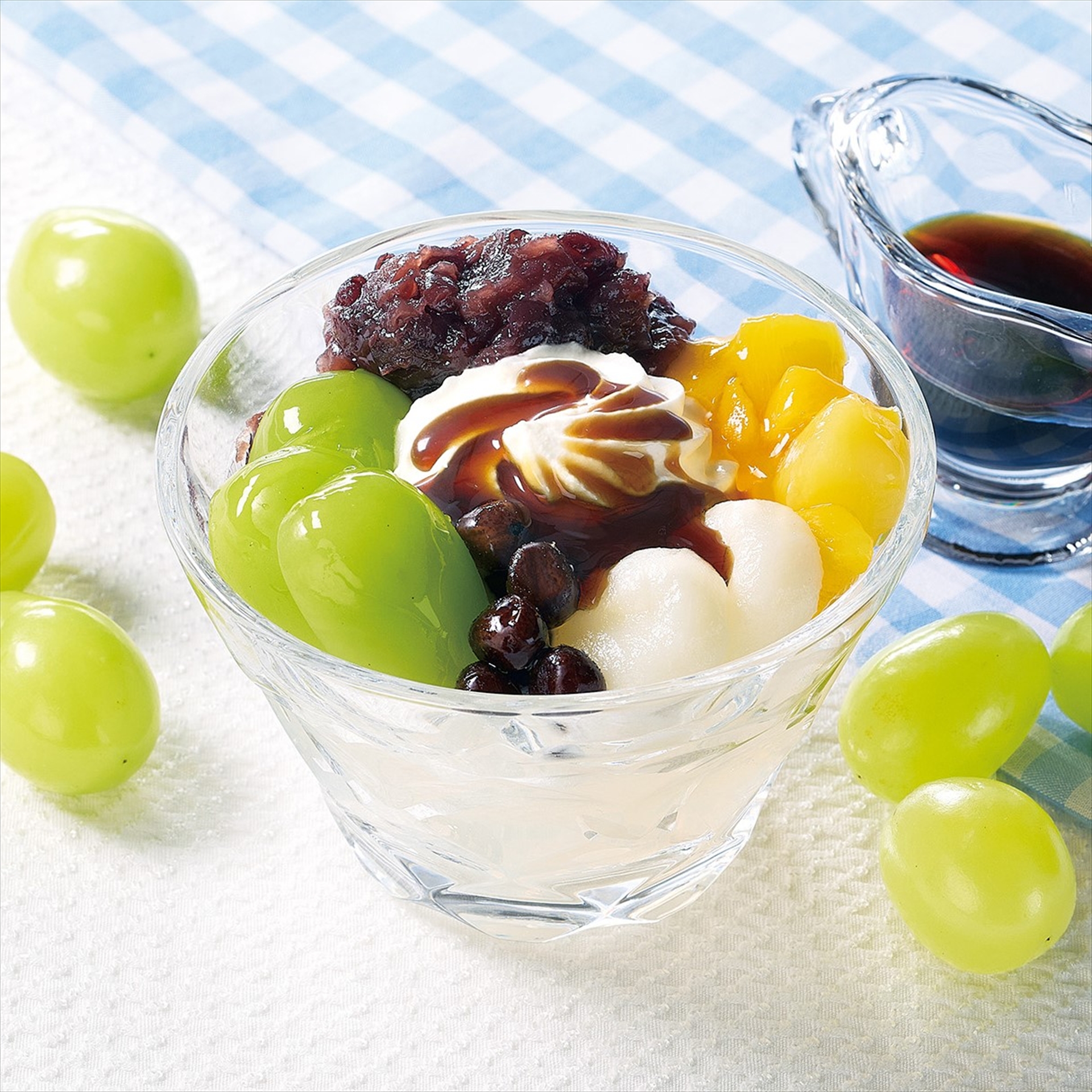 山梨県産シャインマスカットのクリームあんみつ