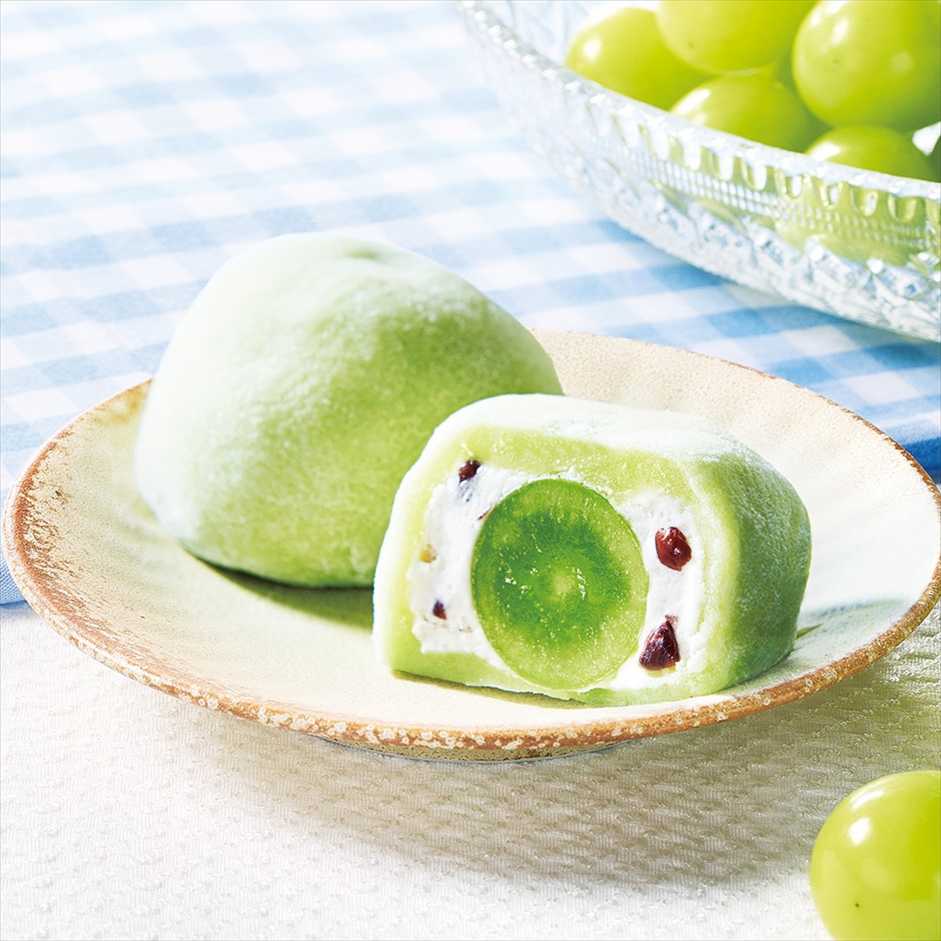 山梨県産シャインマスカットのホイップクリーム大福