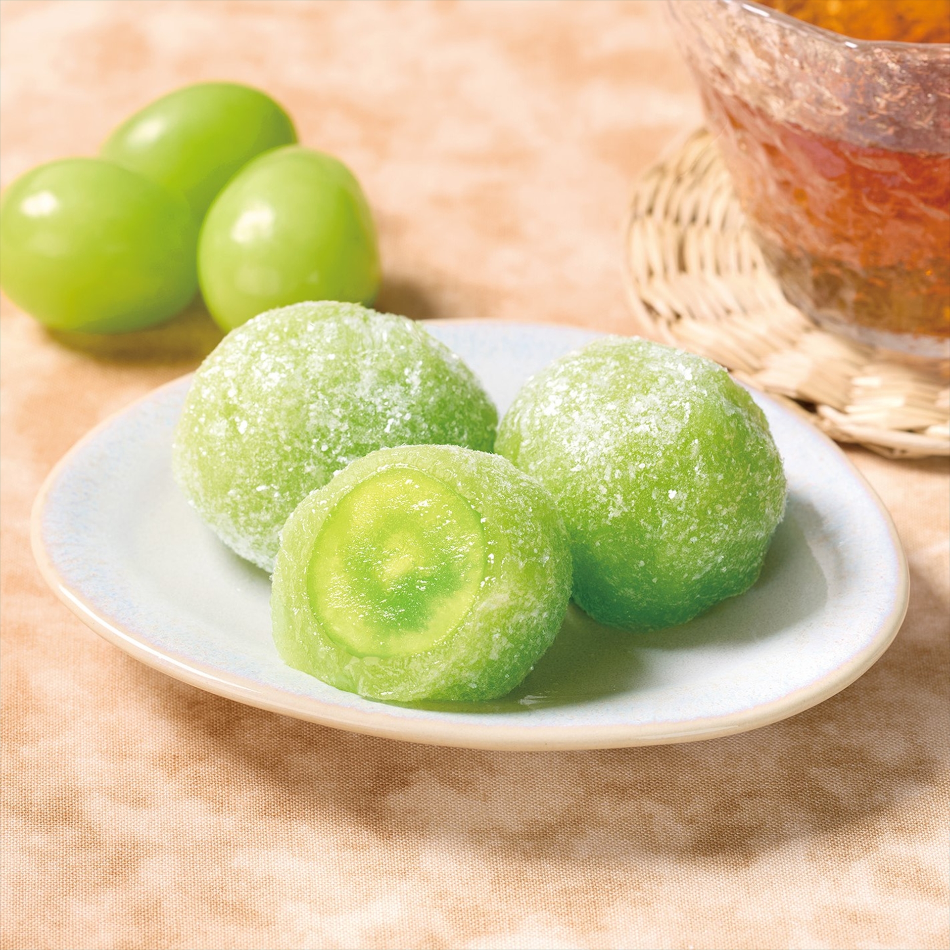 山梨県産シャインマスカットのぶどう餅