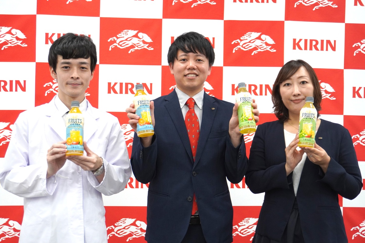 新シリーズの「キリン 午後の紅茶 FRUITS & ICE TEA」をアピール