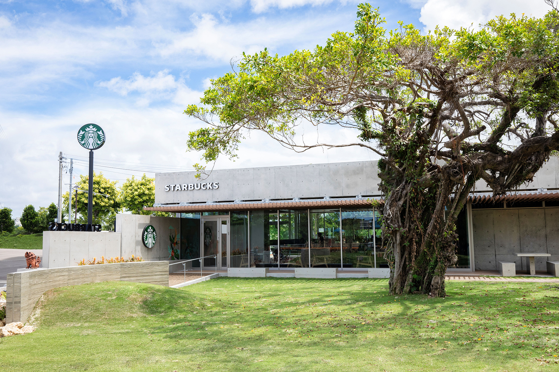 スターバックス コーヒー 那覇鏡原店