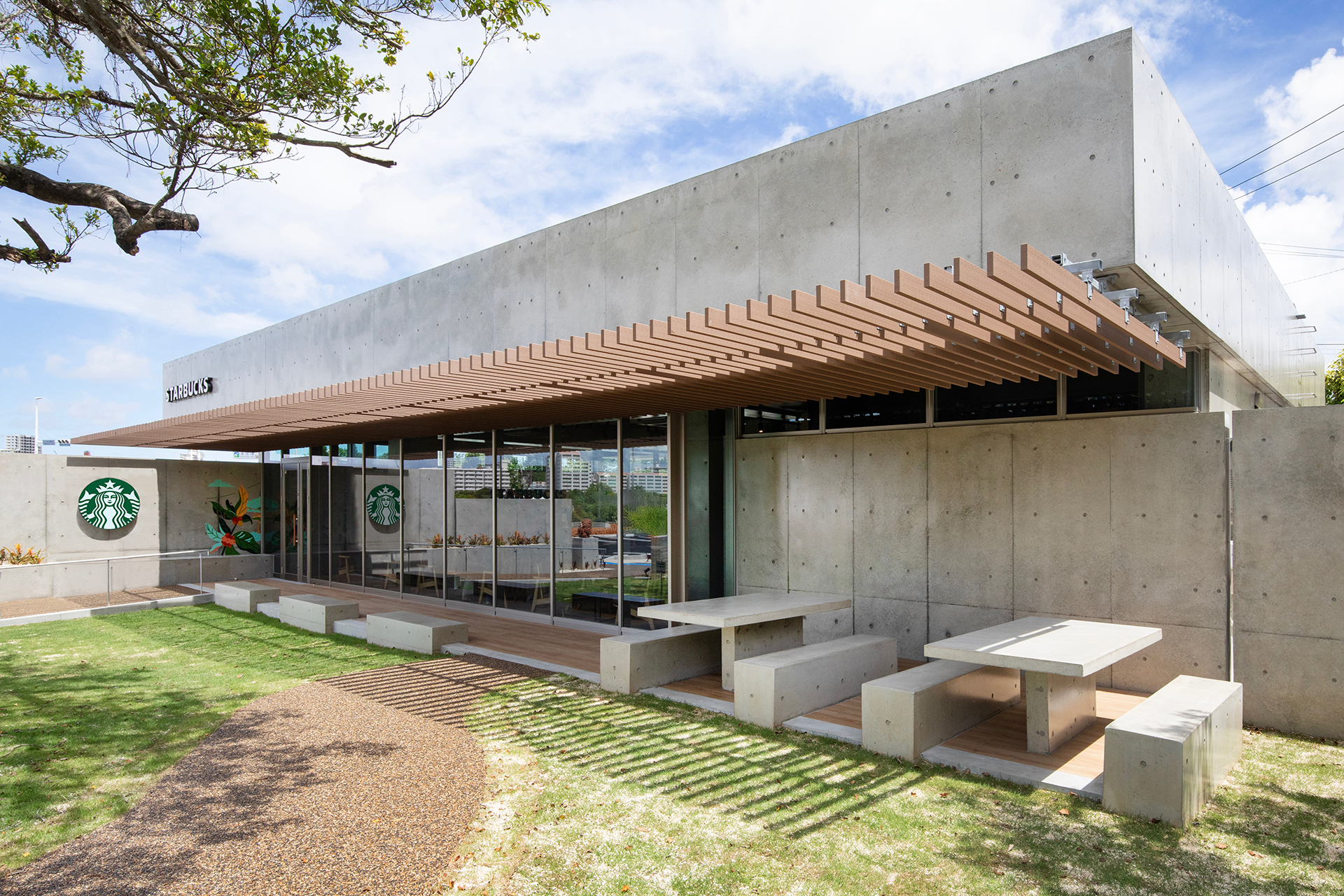 スターバックス コーヒー 那覇鏡原店の外観
