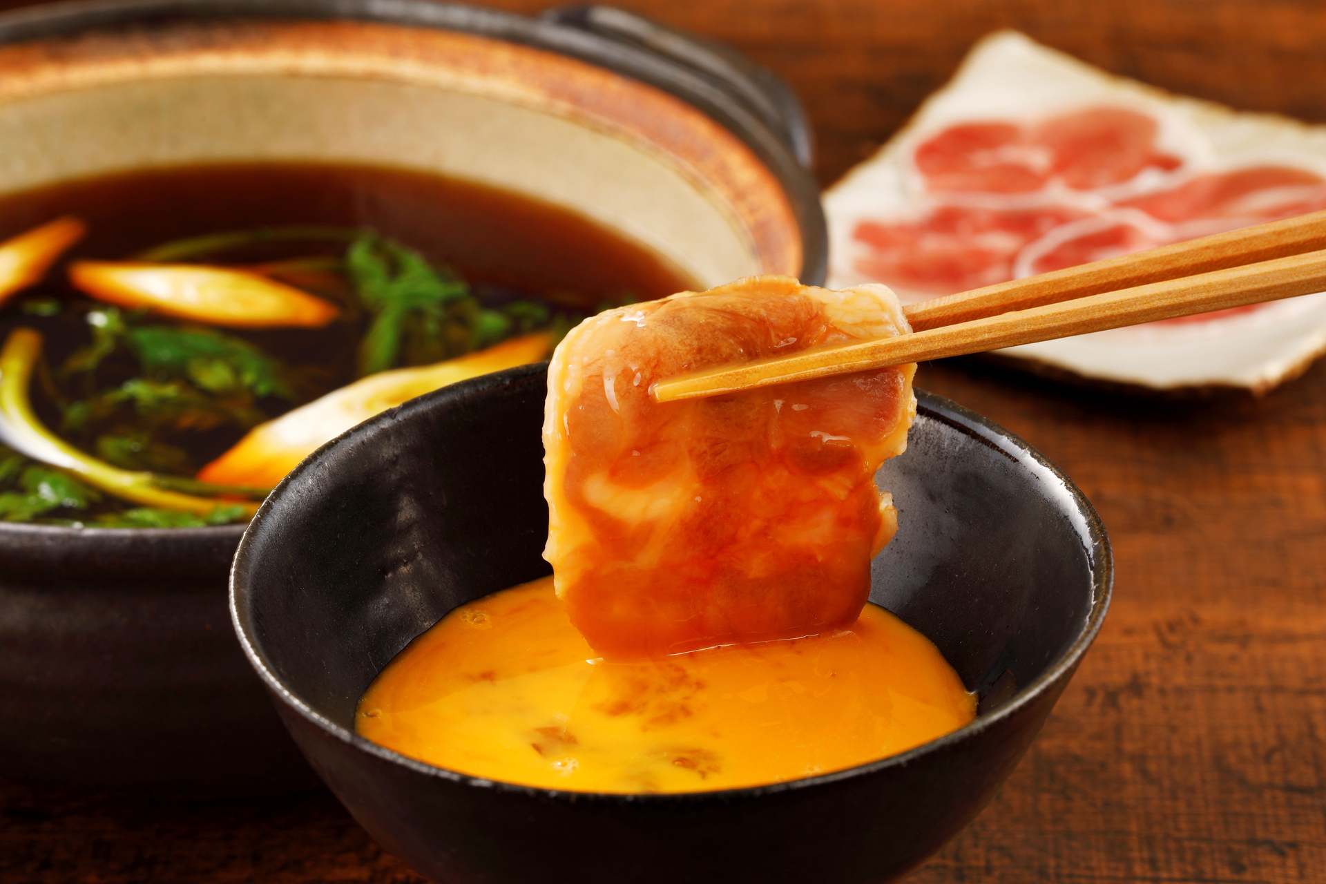 大人に味変できる「溶き卵と黒煎り七味」