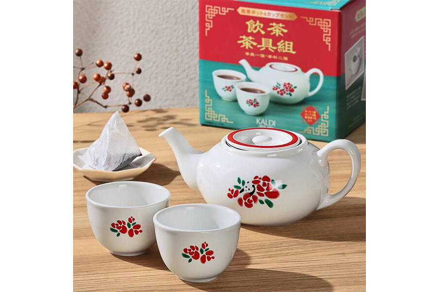カルディ、パンダがレトロかわいい「飲茶ポット＆カップセット