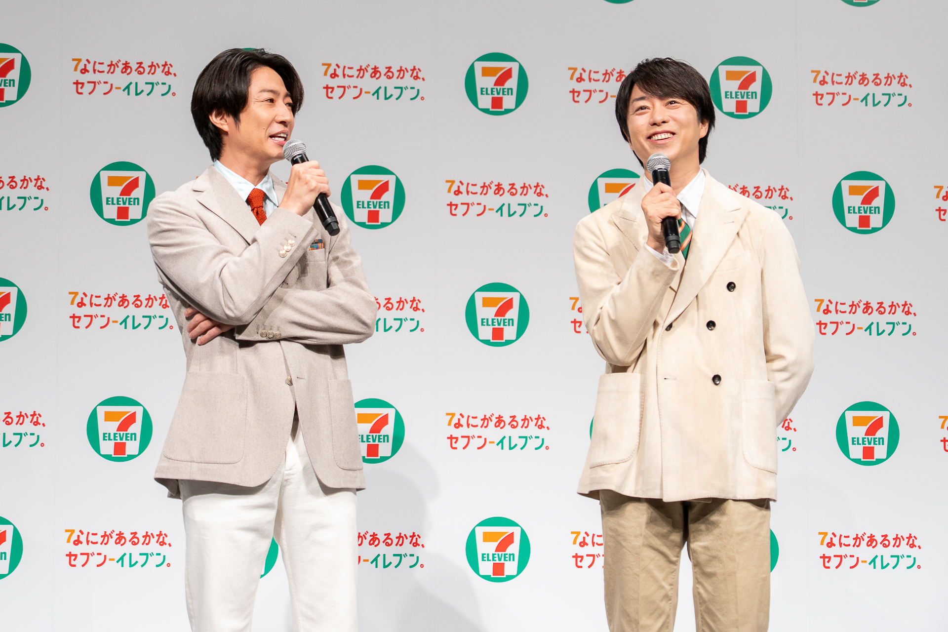 宇宙人役を演じている2人は「商品を食べて“おいしい！”とか一切なく、セリフすら発していない珍しいCMになっています」