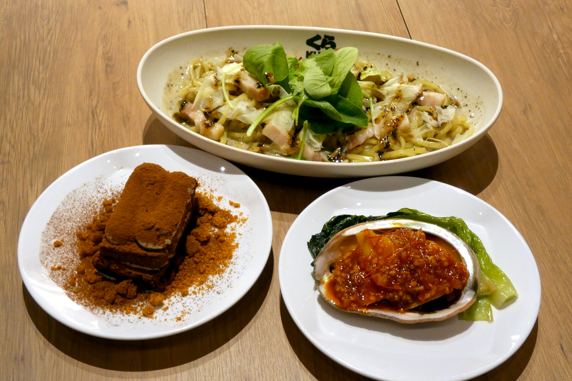 大阪・関西万博店限定で販売されている高級食材使用の本格メニュー