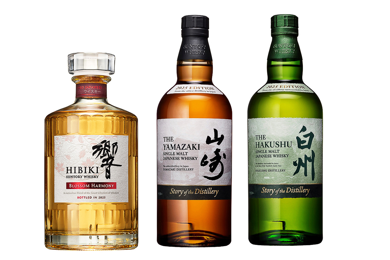 左から「ウイスキー響 BLOSSOM HARMONY 2025」「シングルモルトウイスキー 山崎 Story of the Distillery 2025 EDITION」「シングルモルトウイスキー 白州 Story of the Distillery 2025 EDITION」