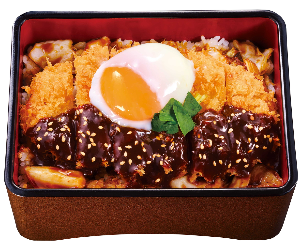「月見味噌かつ重」（ごはん並 790円、ごはん大 860円）