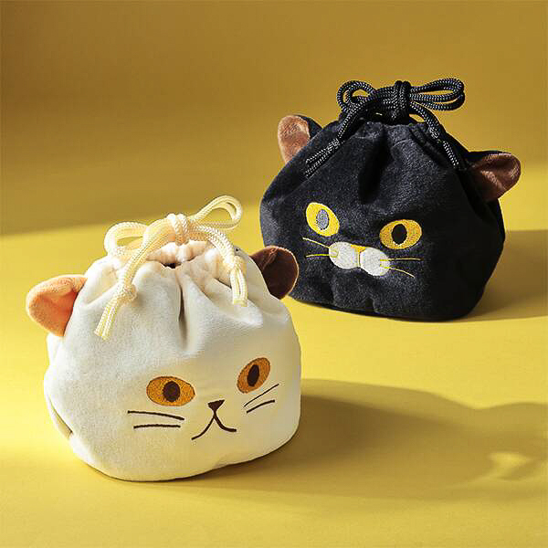 新品　カルディ　2023 2024 ねこちゃん巾着　くろねこバッグ　4点 カルディ、ムスッとかわいい黒猫と三毛猫の「ねこちゃん巾着