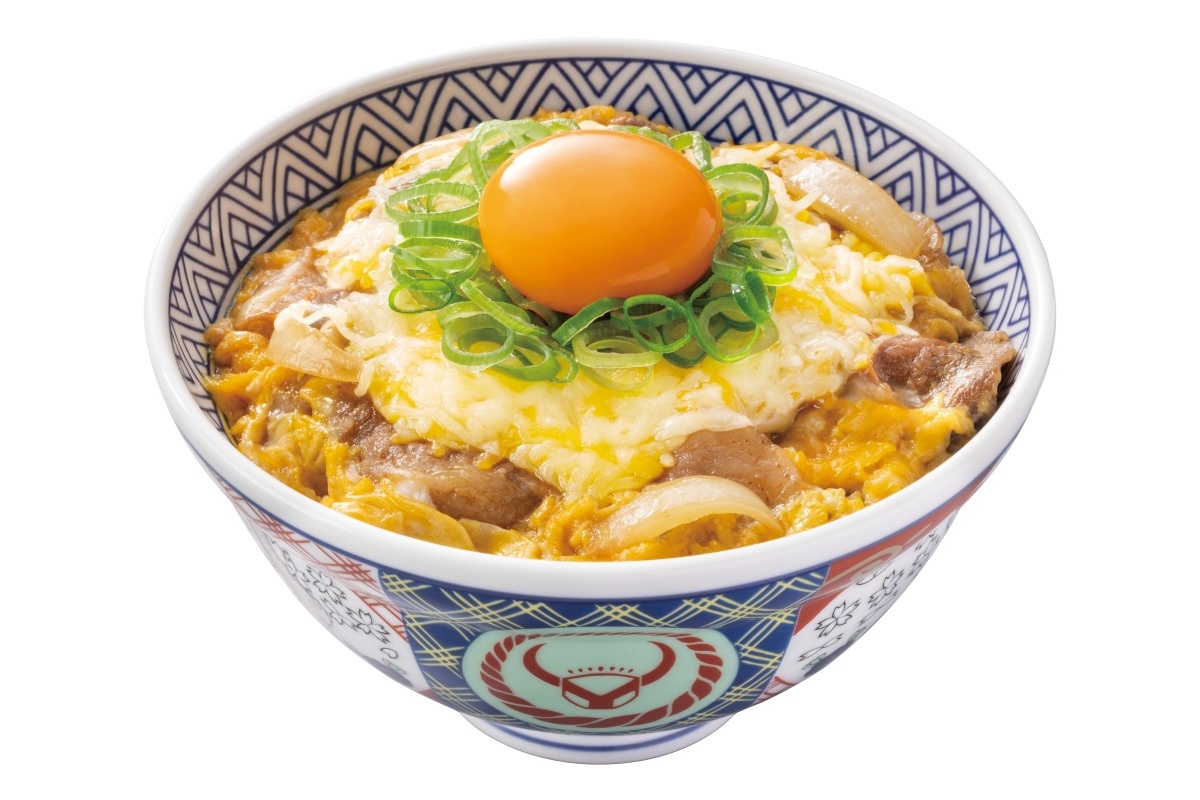 チーズ月見牛とじ丼