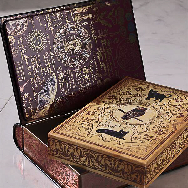 カルディコーヒーファーム「魔法辞書クッキー缶」