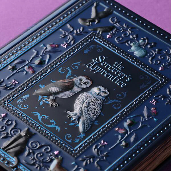 「魔法使いの弟子のための魔法辞書」（ブルー）