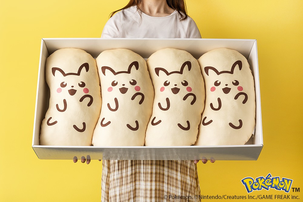 「ポケモン東京ばな奈」がそのまま大きくなったようなビッグクッション