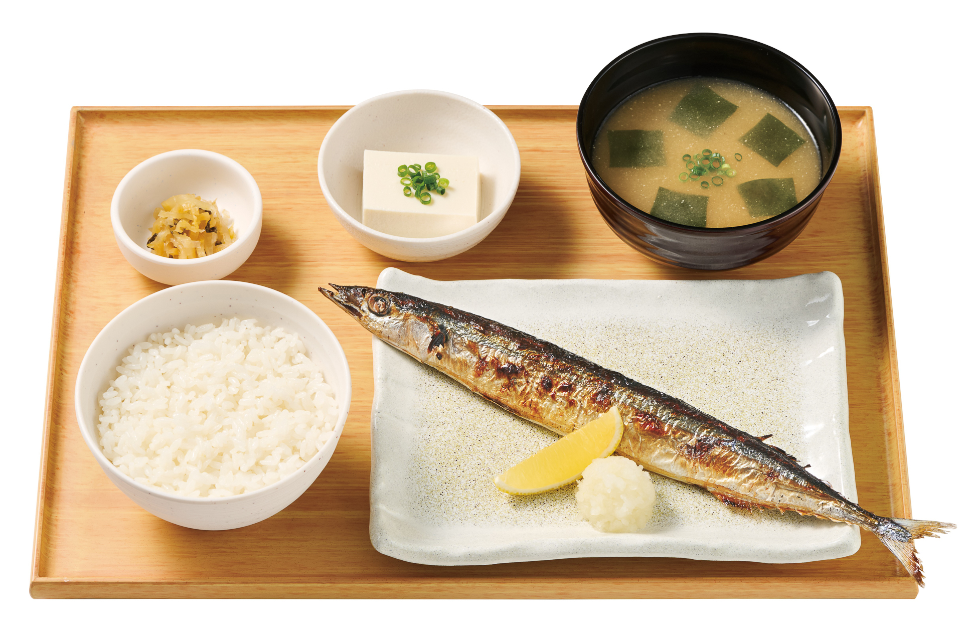 「さんまの塩焼定食」（990円）
