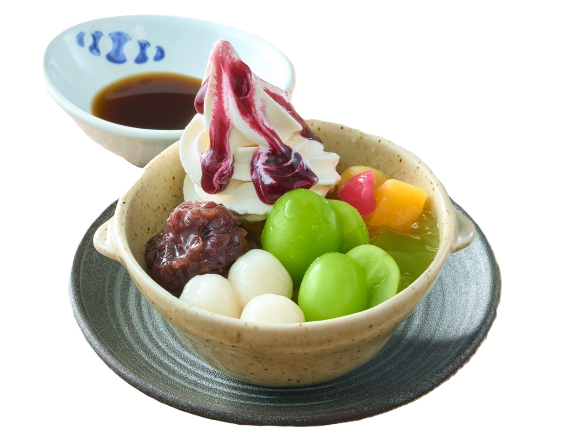 シャインマスカットのソフト白玉あんみつ