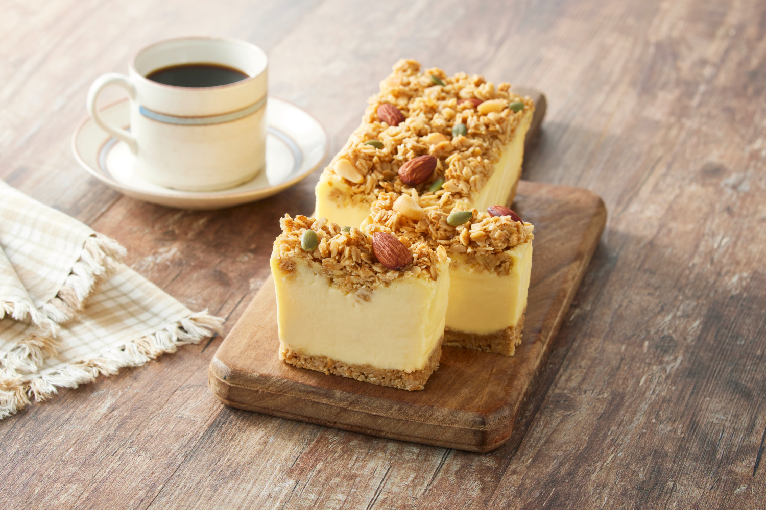 アレンジレシピ「グラノーラチーズケーキ」