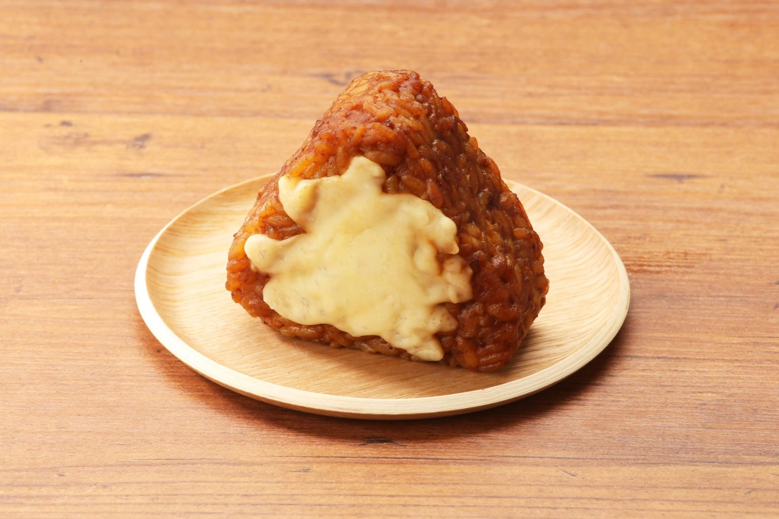 スノーピーク監修 焼チーズカレーおにぎり（スモーク風味）