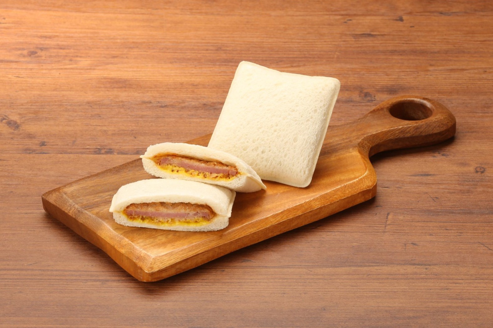 スノーピーク監修 ランチパック ずっしりハムカツ＆ハニーマスタード