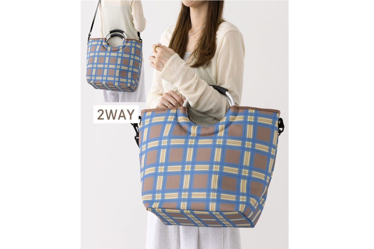 3COINSの「大容量保冷バッグ/Autumn Picnic」