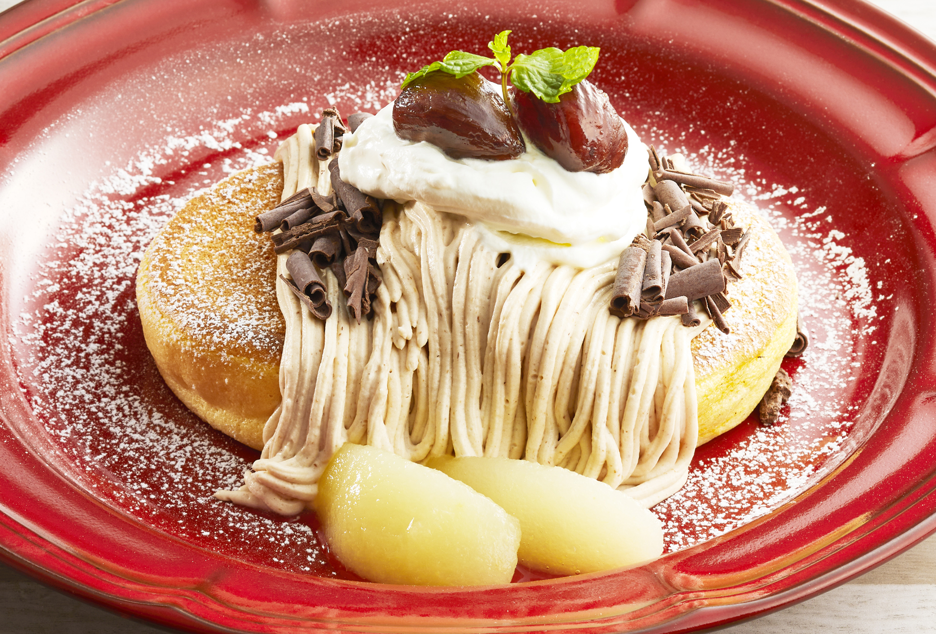 「洋梨と渋皮栗のモンブランパンケーキ」（1749円）