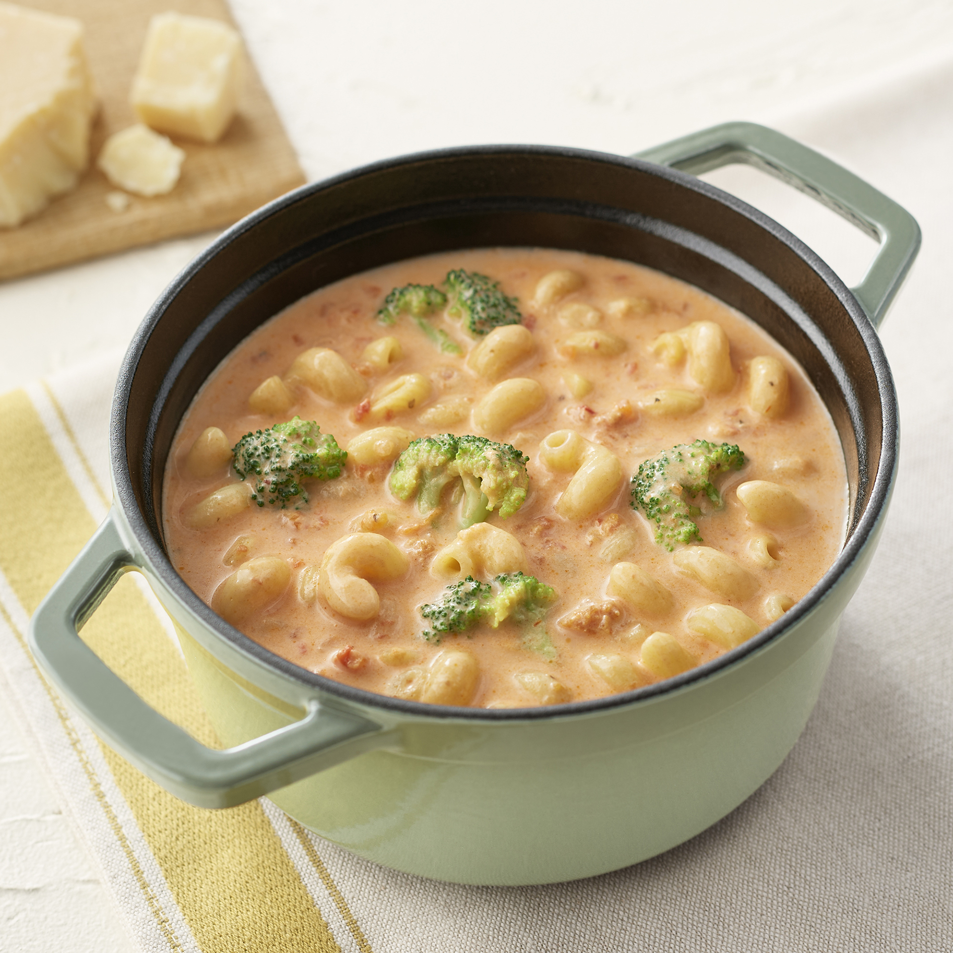 「海老とチーズのトマトクリーム」（390円）