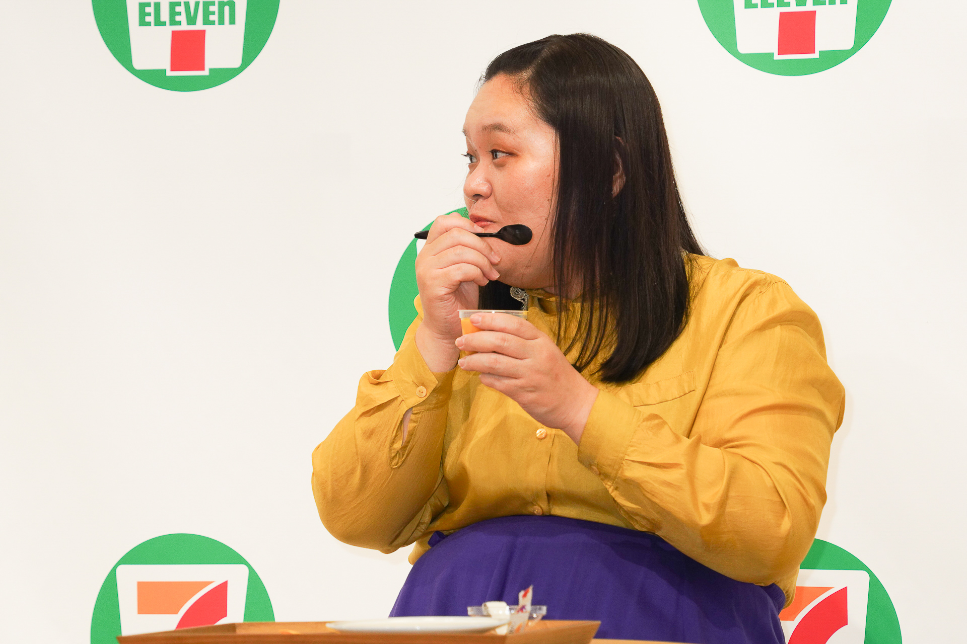 毎年食べているという「かぼちゃの濃厚プリン」を試食