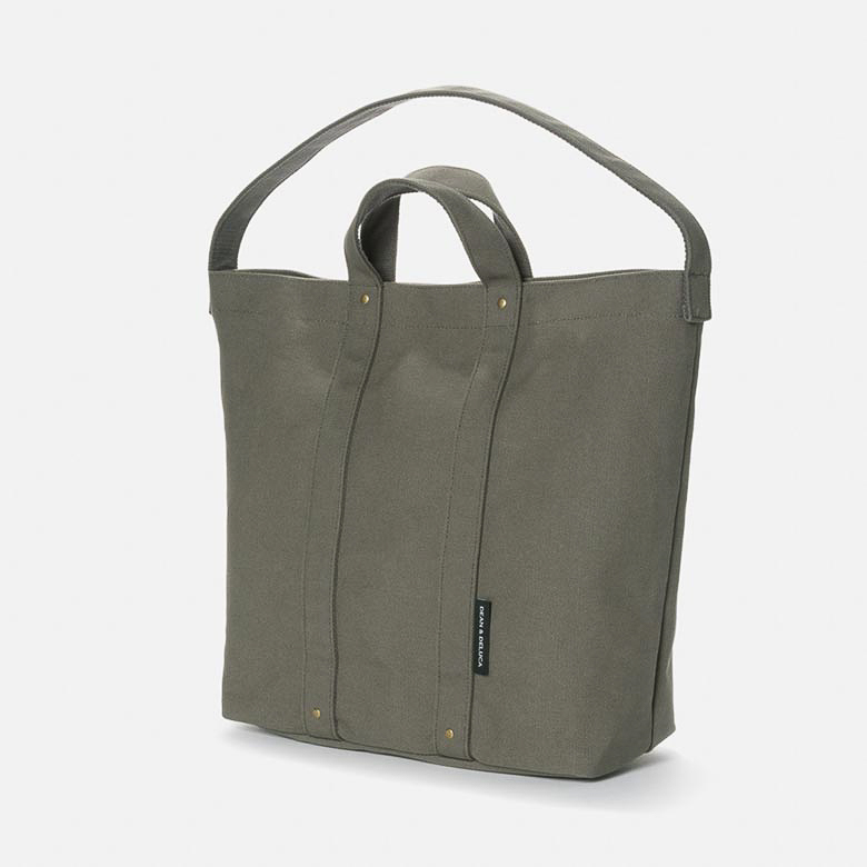 DEAN & DELUCA、ダブルハンドルで肩掛けもできる「コットントート 