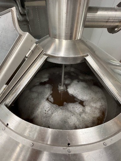 とろぴか丸を投入後の仕込み窯