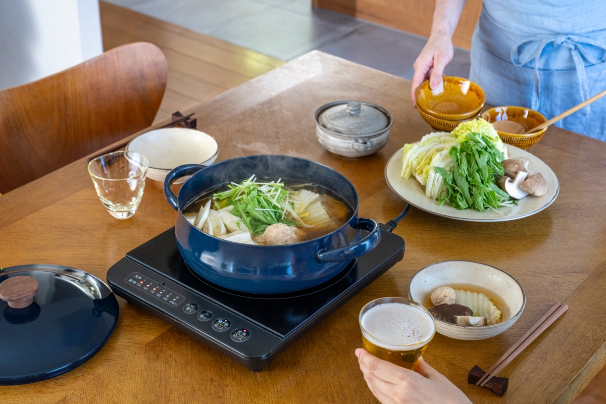 丸みのある形が特徴で、ガスとIHの両方に対応