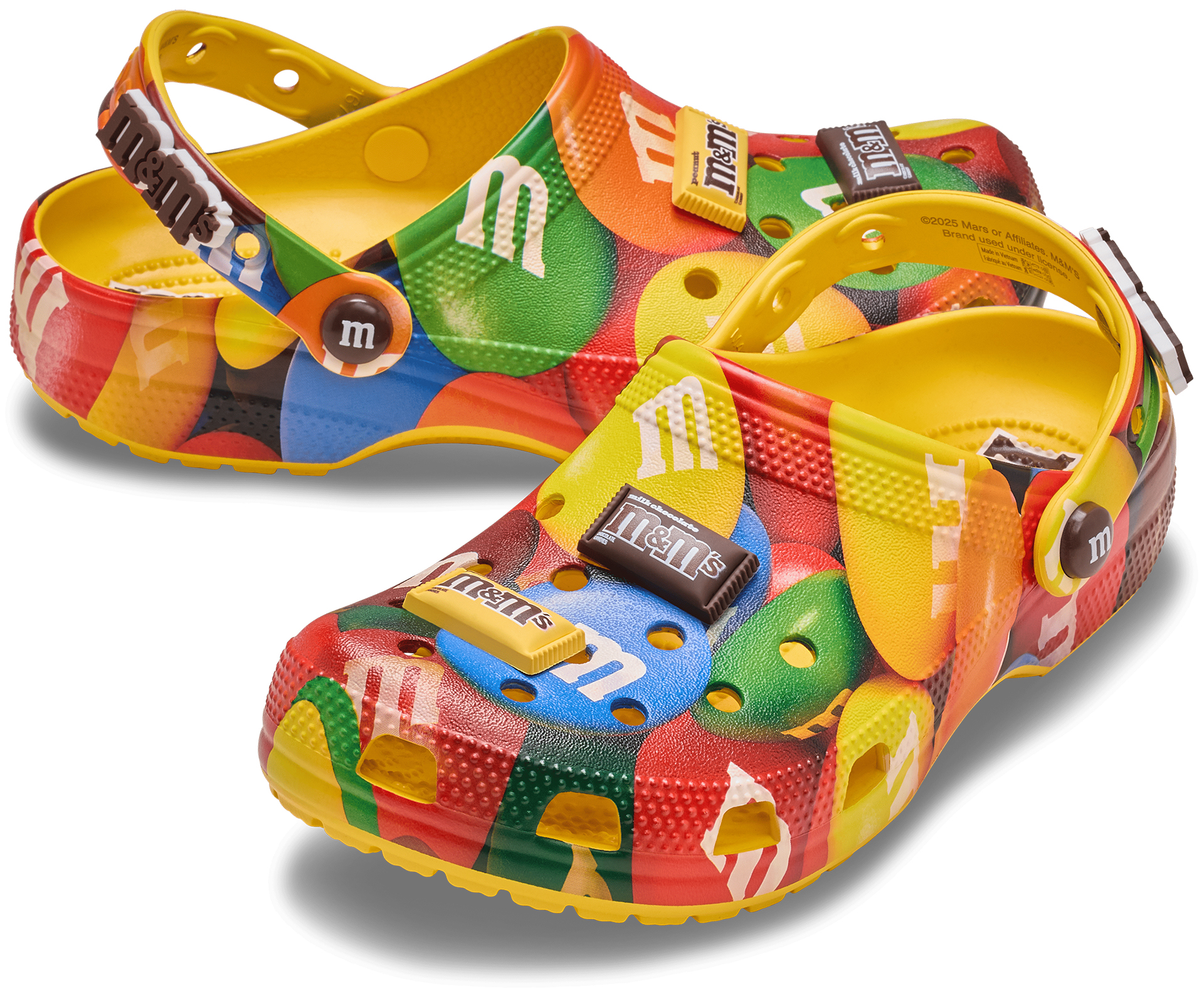 「M&M'S クロックス クラシック クロッグ」（9900円）